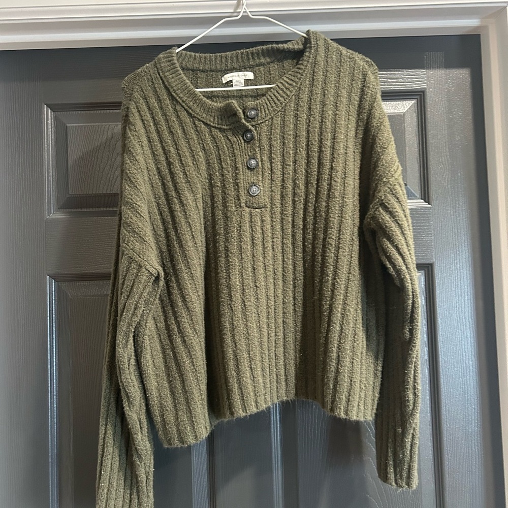 American Eagle Sweater